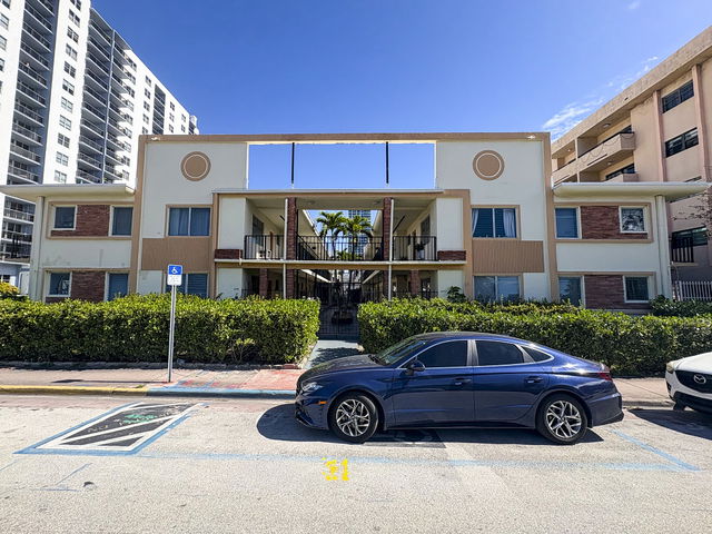 Mimo on the Beach II Condo photo 3